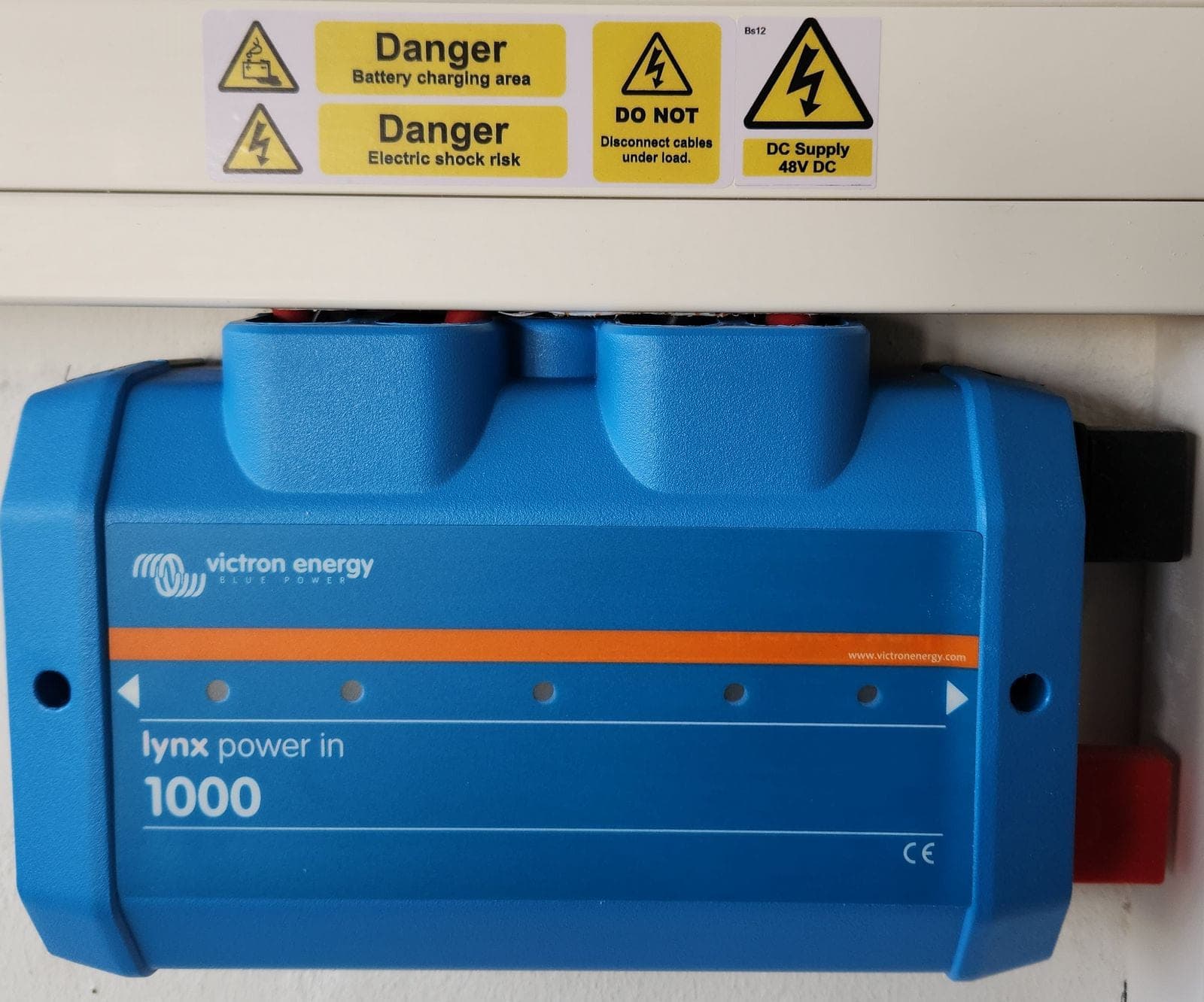 Lynx DC power distribution with fused connections and labelling